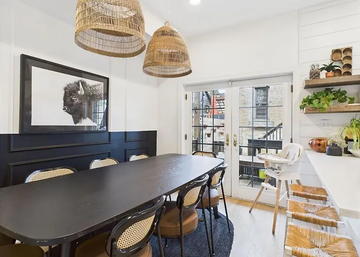 Luxe Retreat Game Room, Deck Fire Pit Chicago