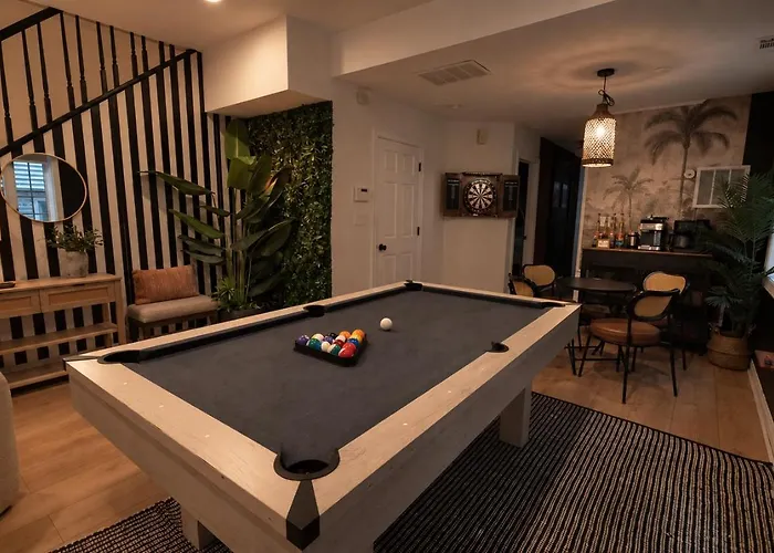 Historic 4Br Home Game Room, Pool Table, Fire Pit